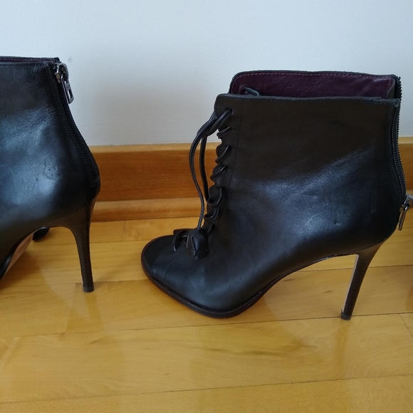 Coach Leather Heels - Picture 8 of 8